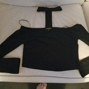 Express choker, off-shoulder crop top